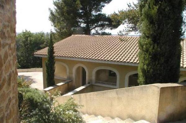 Sabran, Languedoc-Roussillon, Vacation Rental Apartment